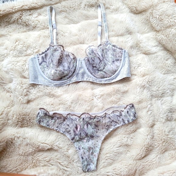 🍒NWT🍒 VS DREAM ANGELS BRA & PANTY SET - Picture 1 of 16